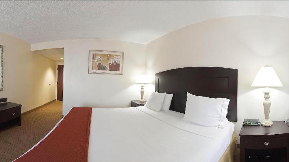 Holiday Inn Express - Chester By Ihg Buitenkant foto