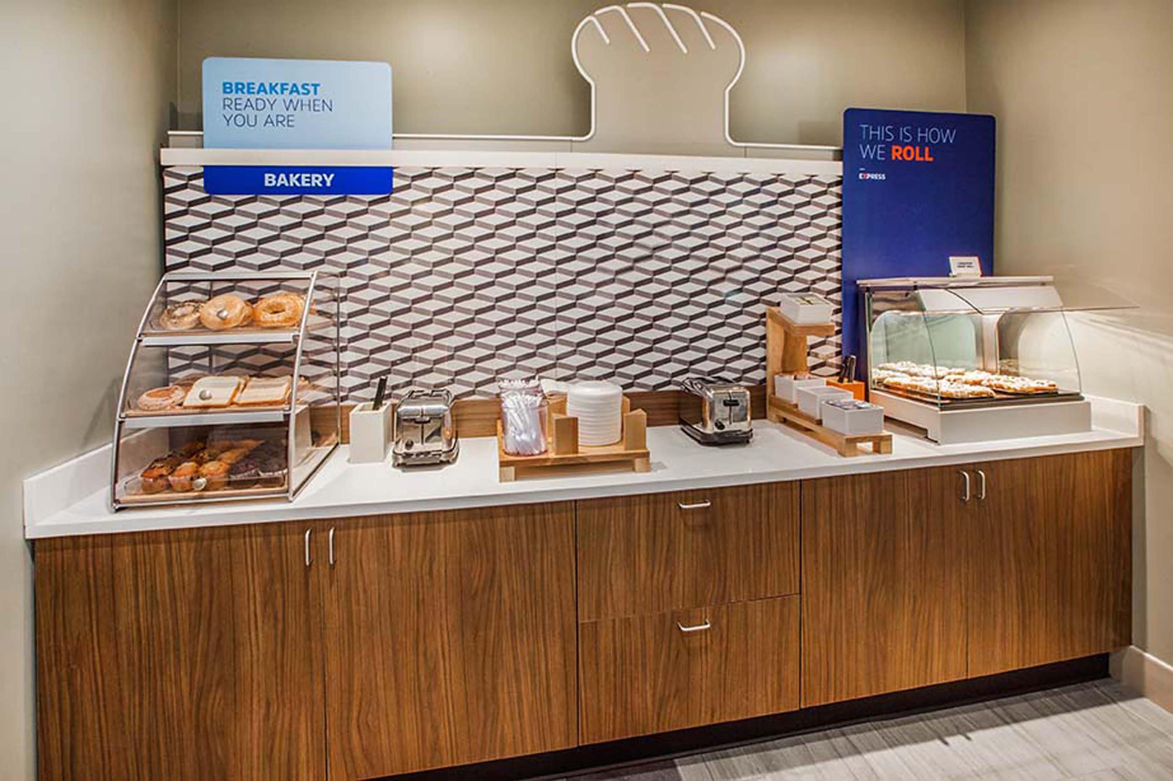 Holiday Inn Express - Chester By Ihg Buitenkant foto