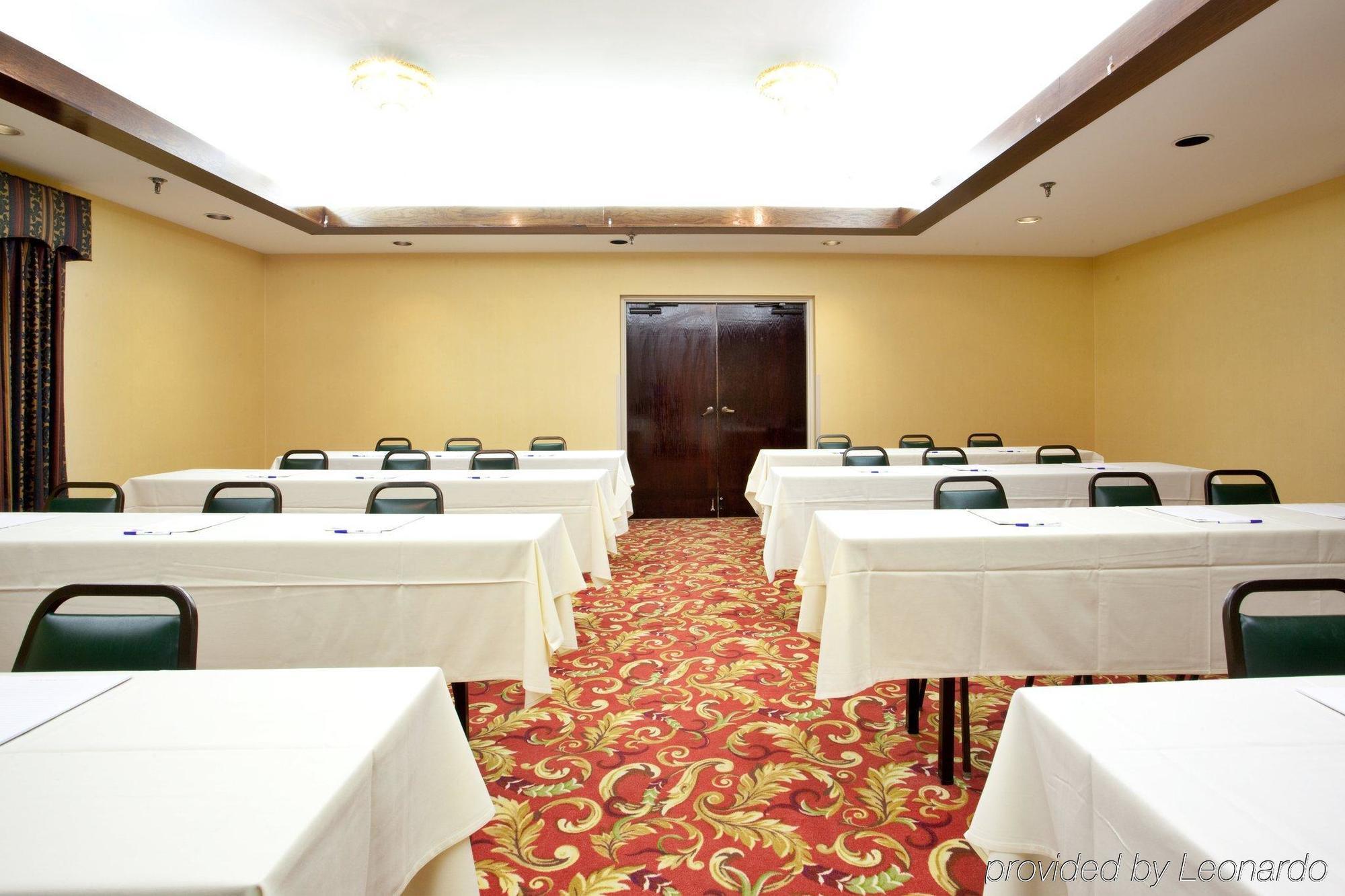 Holiday Inn Express - Chester By Ihg Buitenkant foto