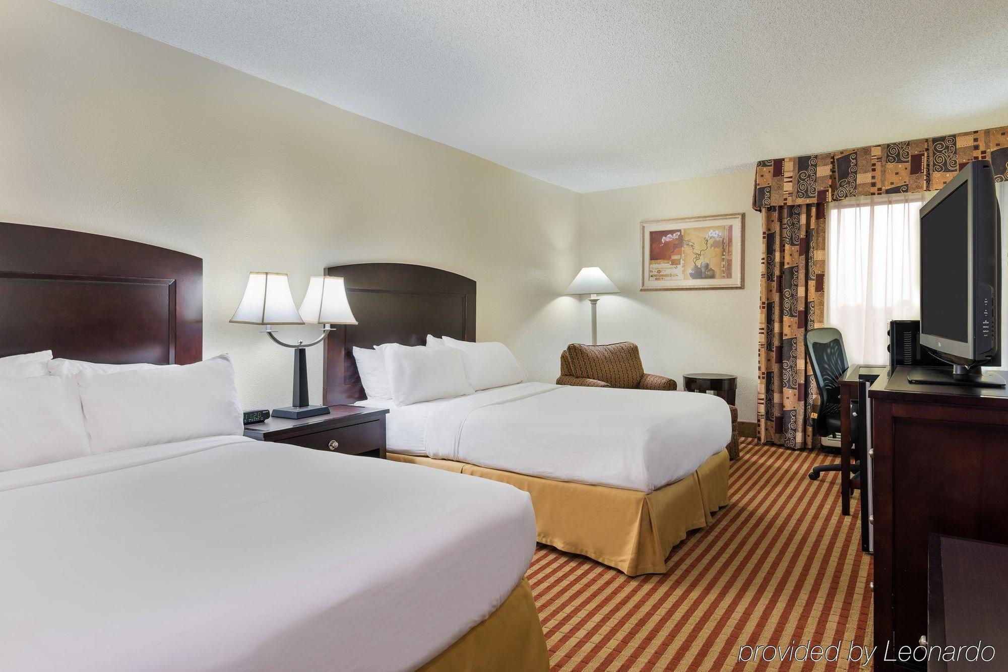 Holiday Inn Express - Chester By Ihg Buitenkant foto