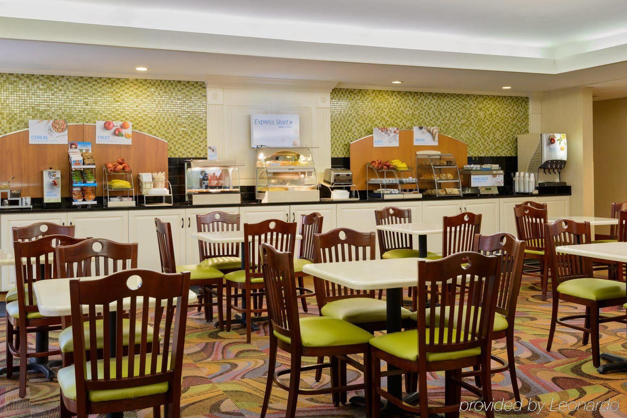 Holiday Inn Express - Chester By Ihg Buitenkant foto