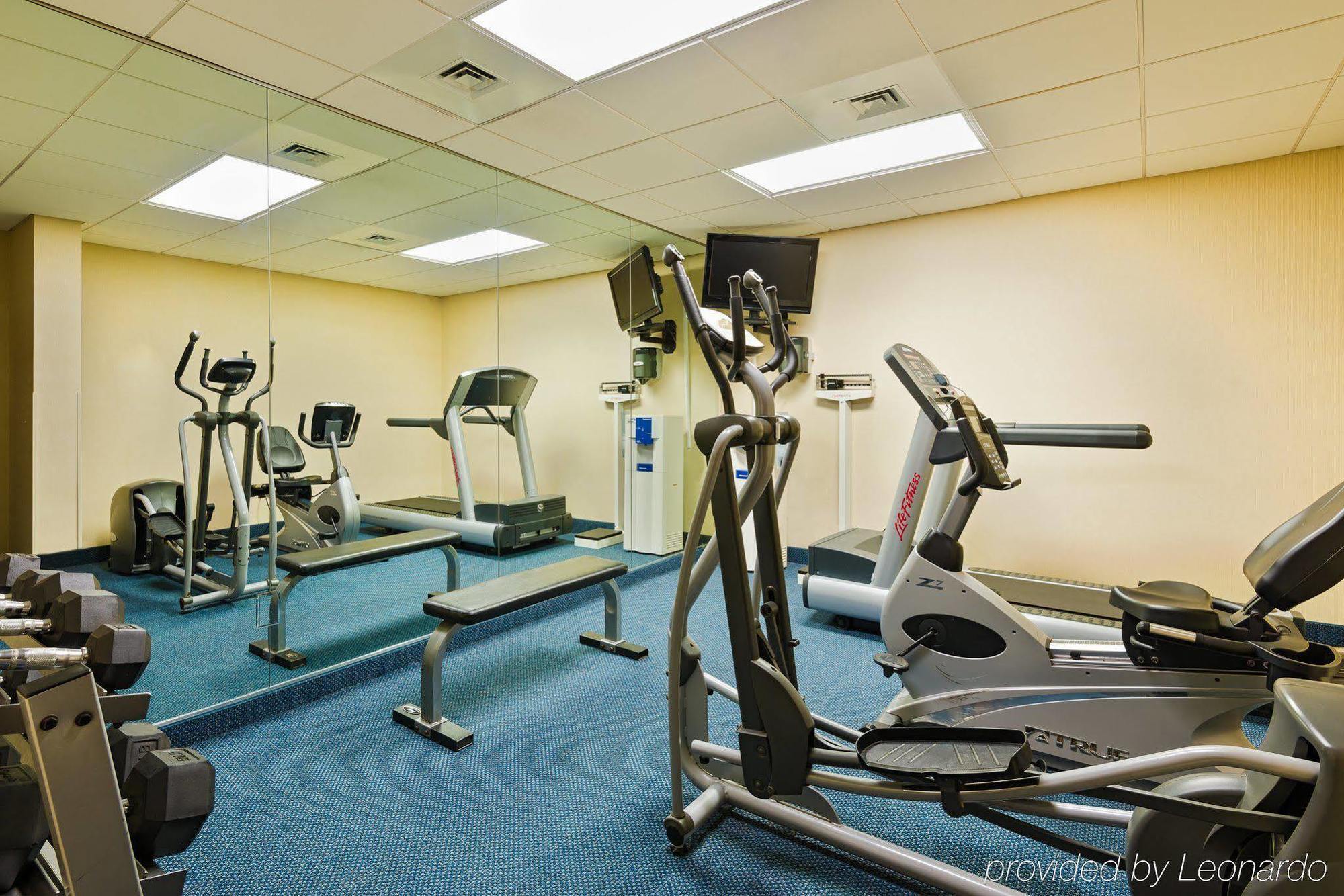 Holiday Inn Express - Chester By Ihg Buitenkant foto